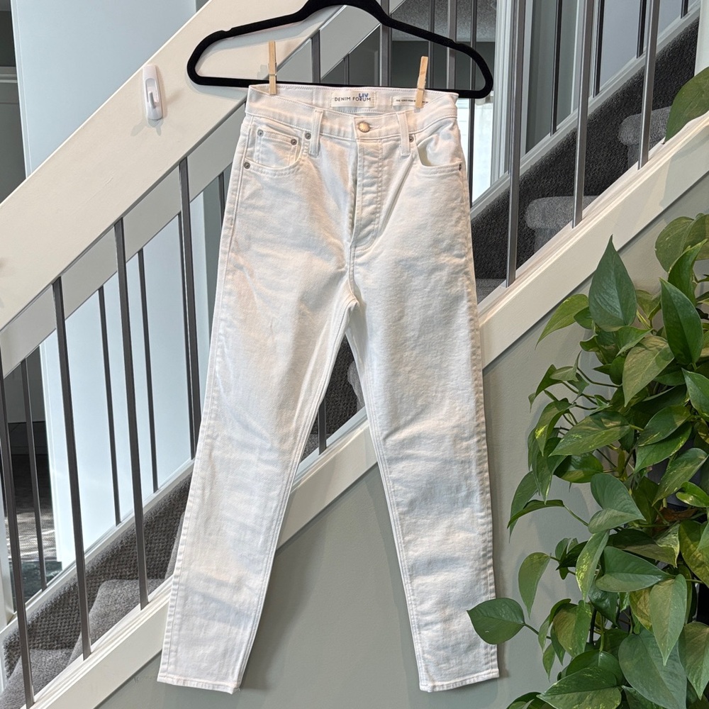 Denim Forum Yoko High Rise Slim in white